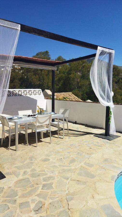 Tropical Suite เบนัลมาเดนา ภายนอก รูปภาพ