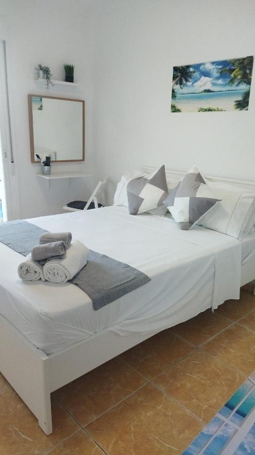 Tropical Suite เบนัลมาเดนา ภายนอก รูปภาพ