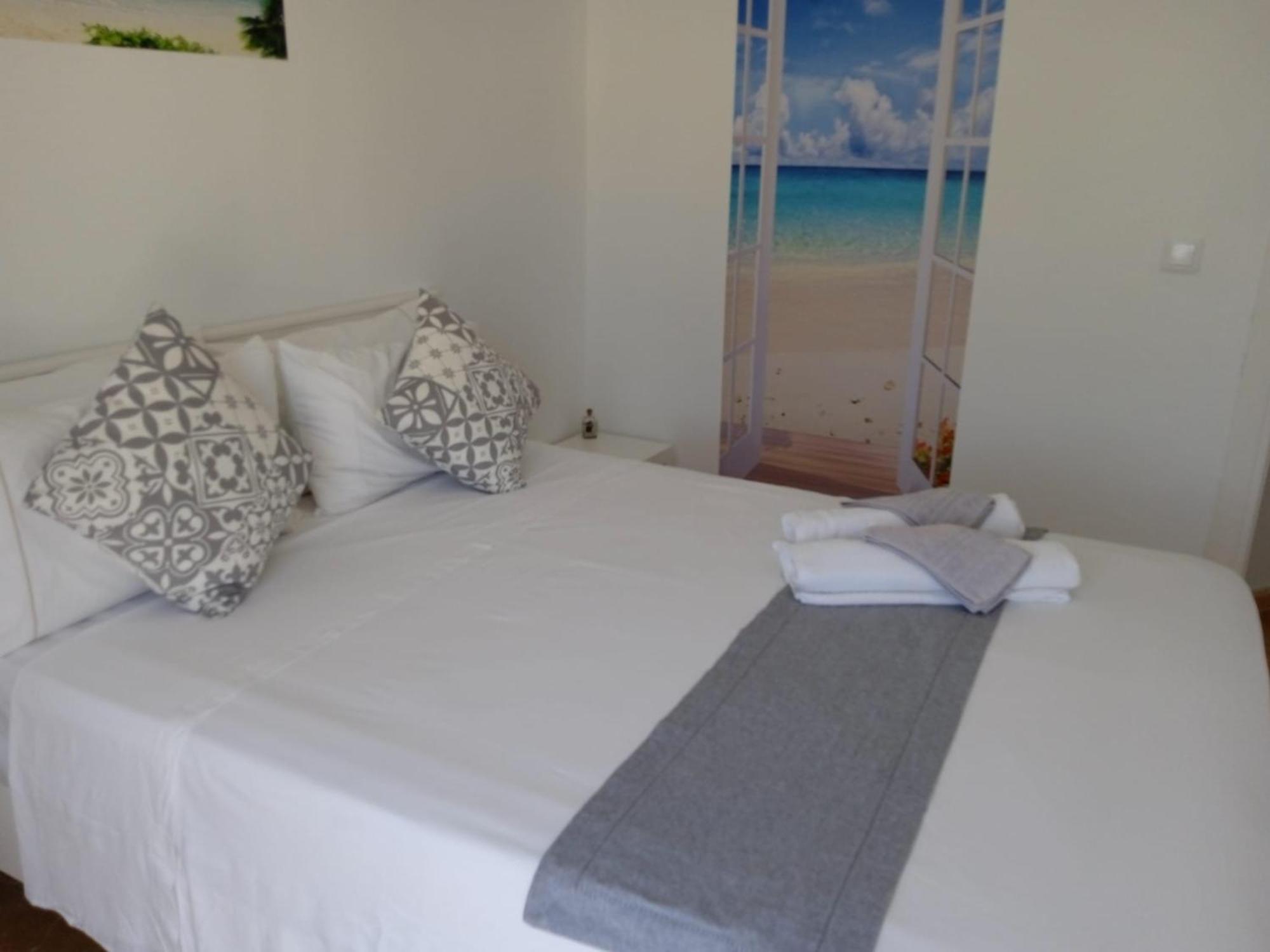 Tropical Suite เบนัลมาเดนา ภายนอก รูปภาพ