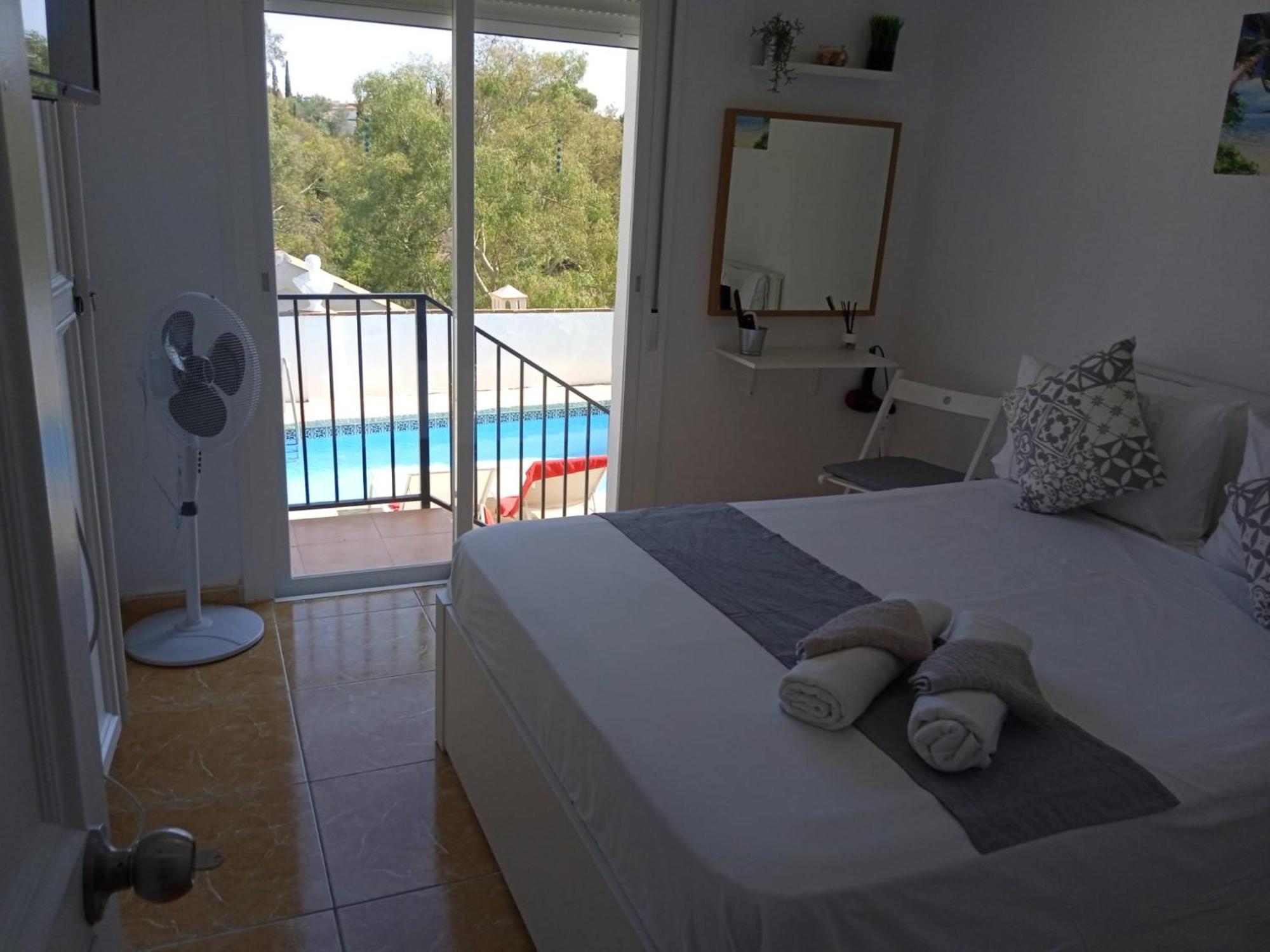Tropical Suite เบนัลมาเดนา ภายนอก รูปภาพ